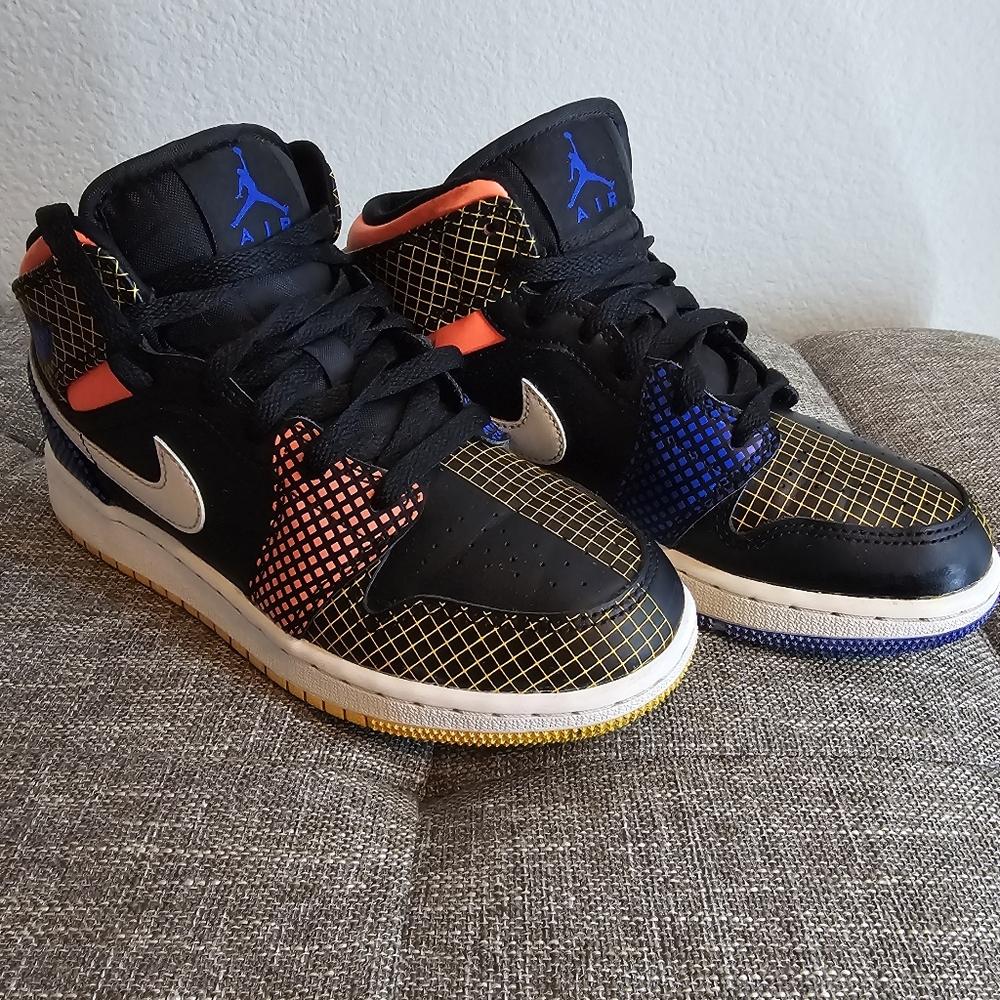 ⭐️ Jordan 1 Mid ⭐️